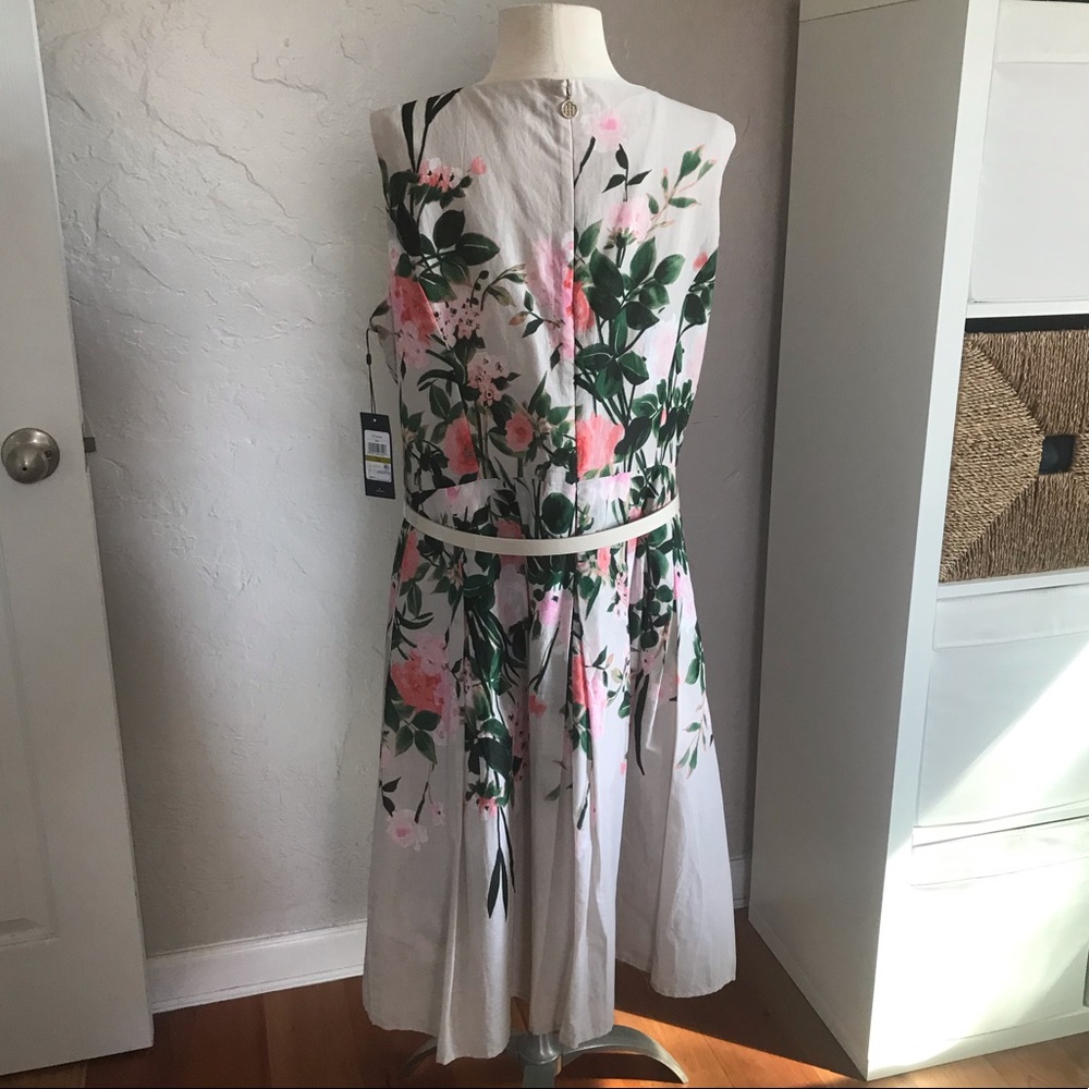 NEW Tommy Hilfiger floral print belted fit & flare dress (14) - Picture 4 of 11